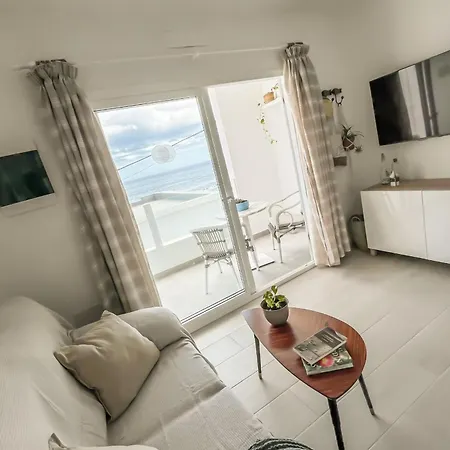Apartment Casa Burgao 2 On The Front Line With Seaview Terrace Punta Mujeres