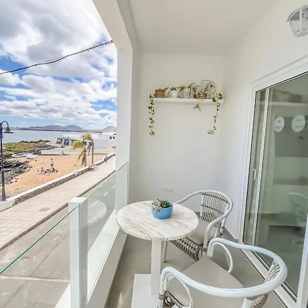 Апартаменты Casa Burgao 2 On The Front Line With Seaview Terrace *